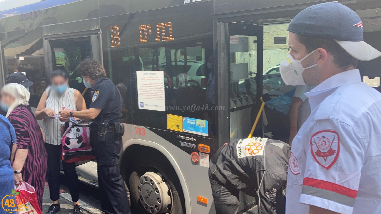 يافا: 10 اصابات طفيفة لركاب حافلة اثر توقفها بشكل مفاجئ بالمدينة